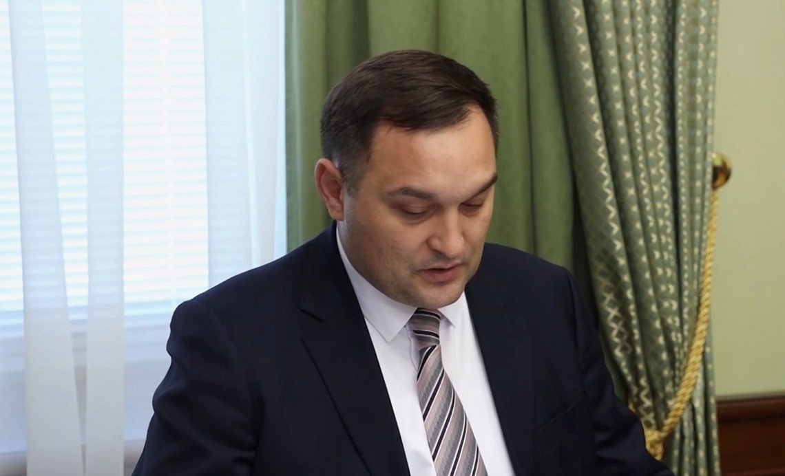 Экс-министра образования Пензенской области Алексея Комарова подозревают в превышении должностных полномочий